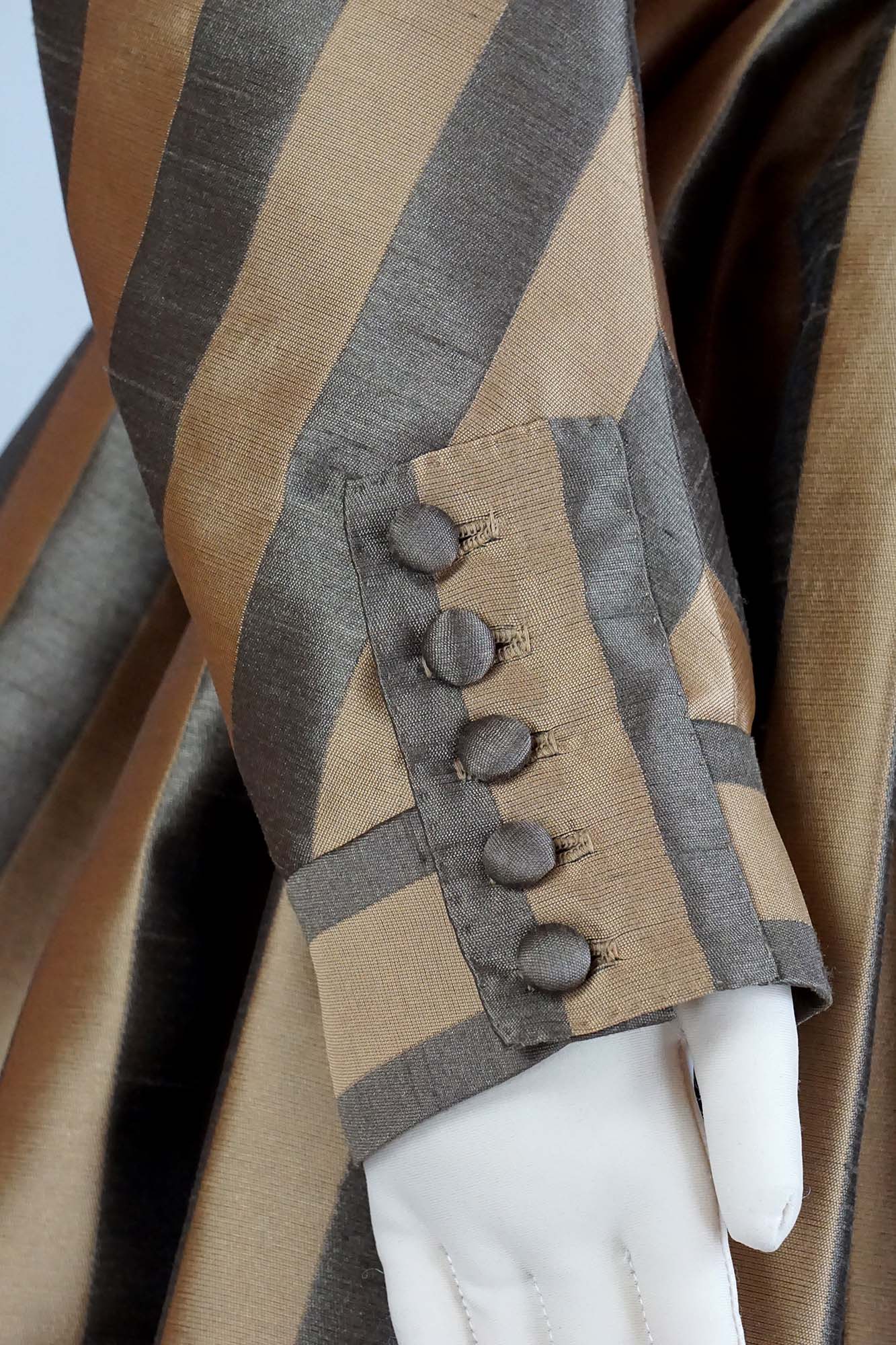 #0419 Rokoko Kleid Redingote um 1780 inkl. Po-Kissen, Taschen und Fichu Schnittmuster Größe EU 34-56 Papierschnittmuster