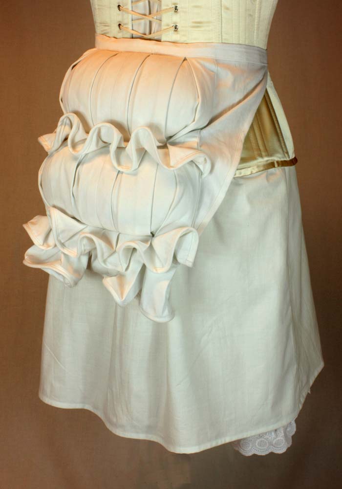 Eine Viktorianische Frau Ihrer Unterwäsche Die Aus Einer Reihe Von -  Stockfotografie: lizenzfreie Fotos © kathysg 537025716